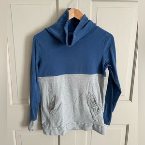 Nursing Queen sweatshirt pullover size XS